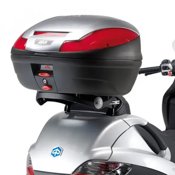 GIVI SR134M Attacco posteriore specifico ribaltabile per MONOLOC