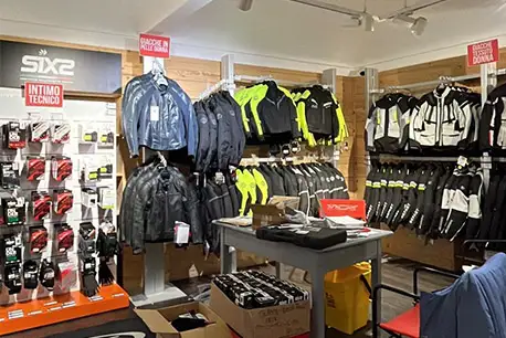 Foto Negozio MotoAbbigliamento Cuneo