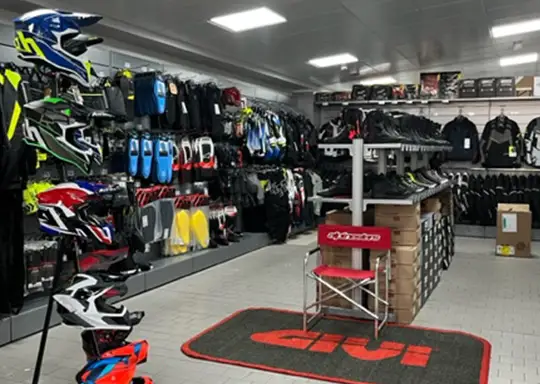 negozio roma 2 motoabbigliamento